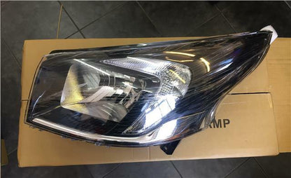 VAUXHALL VIVARO 2014 ON HEADLIGHT HALOGEN NO LED PASSENGERS SIDE LEFT NEW