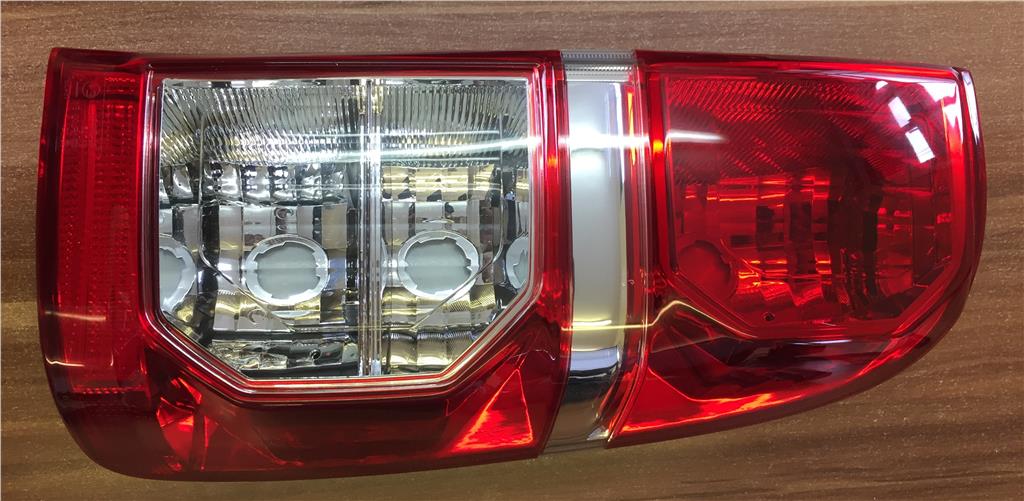 TOYOTA HI LUX 2012 -2016 REAR LIGHT LEFT PASSENGER SIDE NEW 815610K150